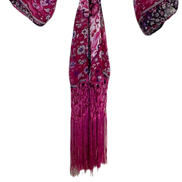 ❌SOLD❌OSFA•HOT PINK / PURPLE FLORAL COVER UP W FRINGE• - Picture 3 of 7